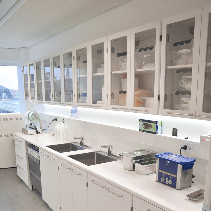 Væghængt overskab med glasdør Cisi Systems