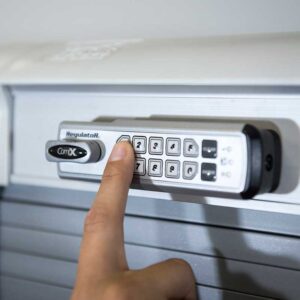 Kodelås til jalousi lukning på skabsvogn Cisi Systems